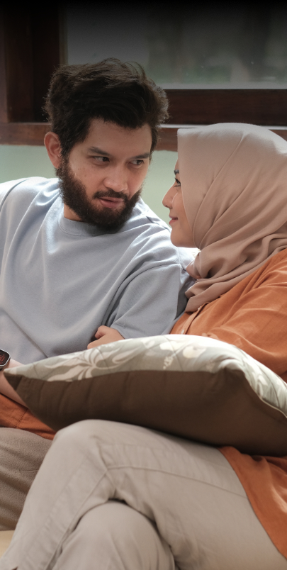 Rezky Aditya as Ronal.